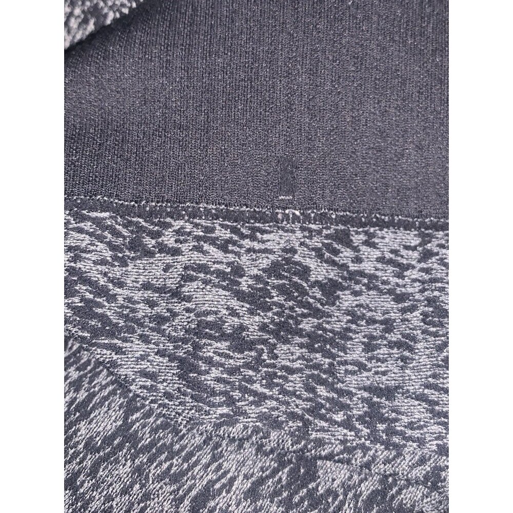 Lululemon Rest Less 1/2 Zip Pullover Women's Sz 4/6 Black White Top Yoga Workout - Picture 4 of 8